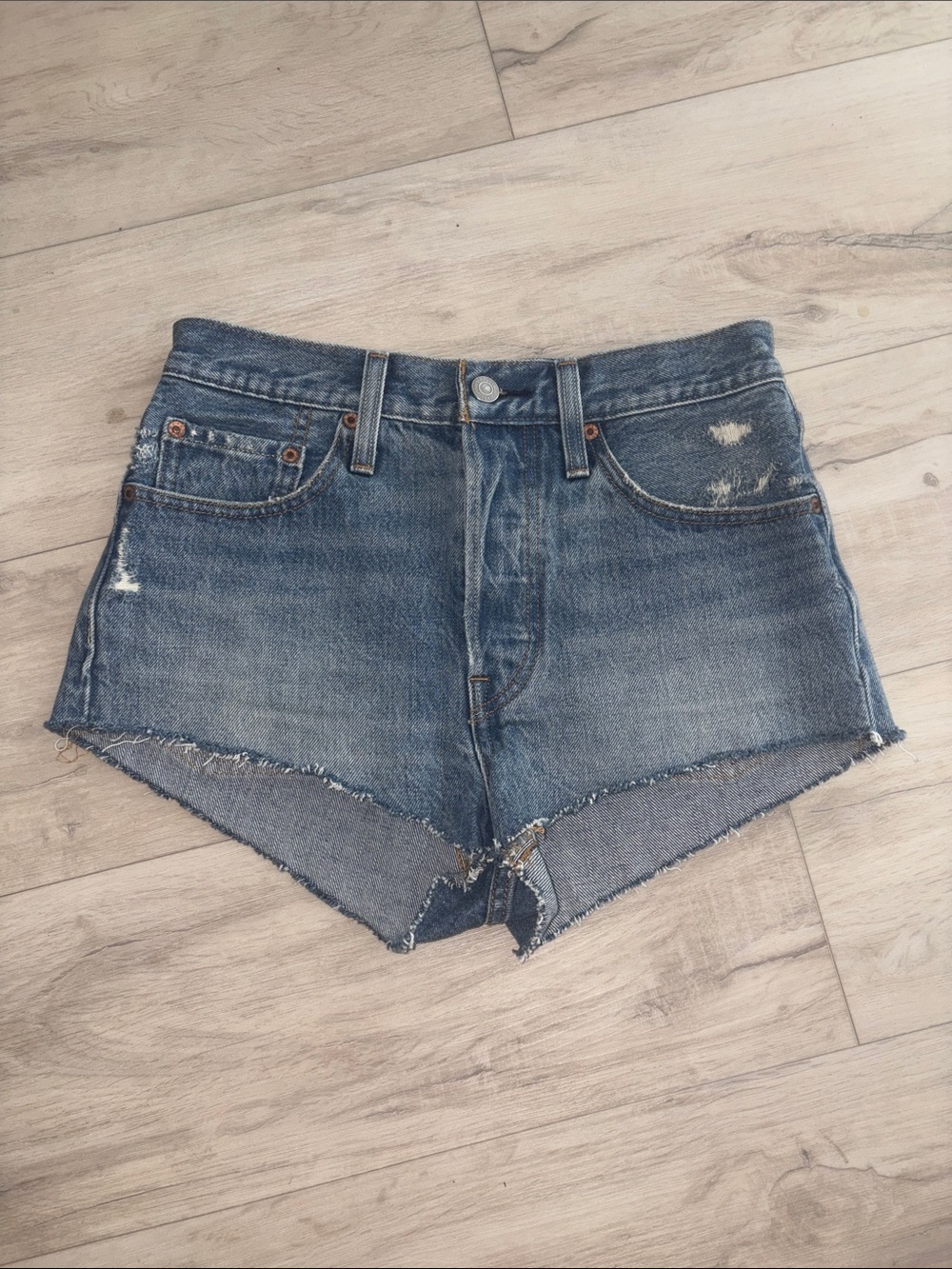 Levi's Distressed Raw-Hem Denim Shorts - Medium Blue